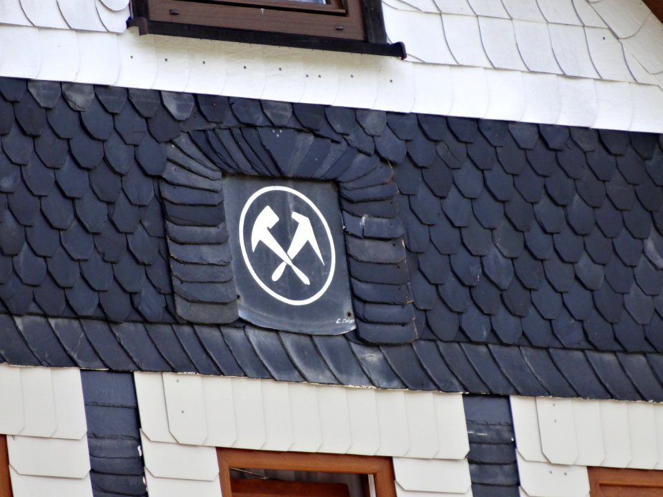 Wappen an einem Haus in Sommersdorf (Gräfenthal)