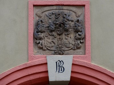 Wappen über dem Eingang zum Francke-Haus, Querstraße 21, Gotha