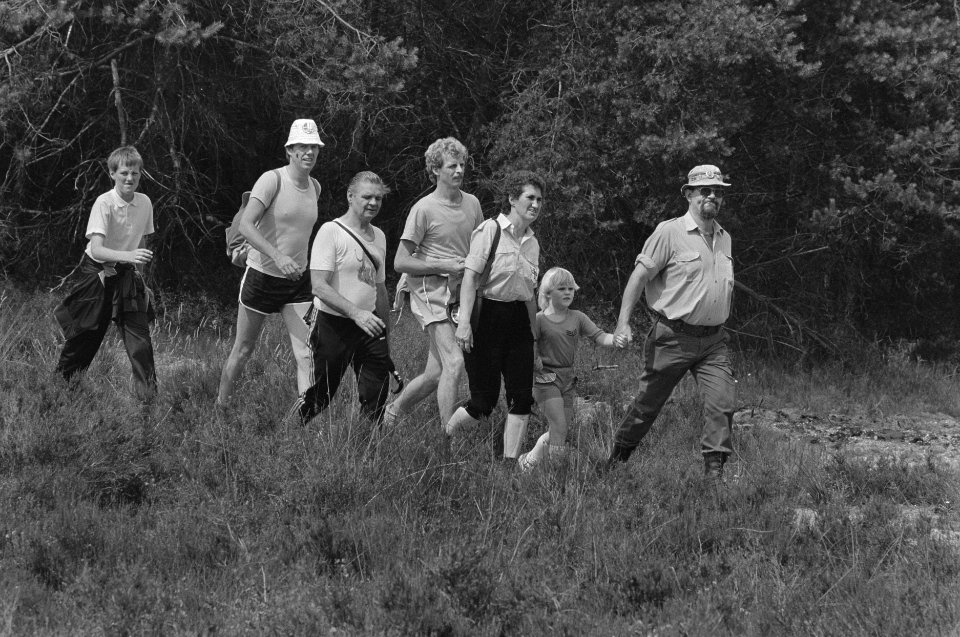 Wandelvierdaagse Apeldoorn wandelaars bij Hoog Soeren, Bestanddeelnr 933-3747