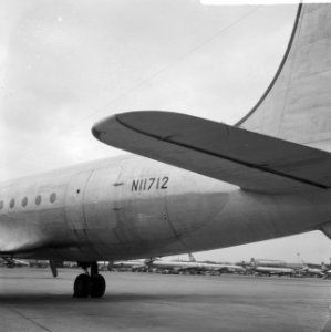 Wapensmokkelaffaire, het vliegtuig dat gisteravond landde Schiphol, de N 11712, Bestanddeelnr 917-4428