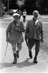 Wandelvierdaagse Apeldoorn twee Zwitserse deelnemers in actie, Bestanddeelnr 929-8129