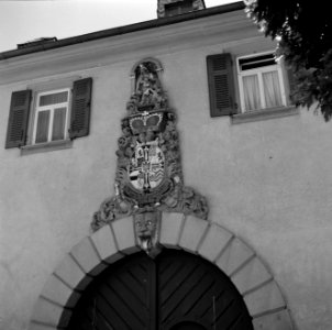 Wapenschild boven een deur van kasteel Mergentheim nu Deutschordensmuseum, Bestanddeelnr 254-4524