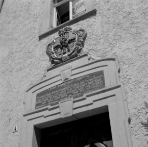 Wapenschild boven deur van de St. Johanneskerk, Bestanddeelnr 254-4522