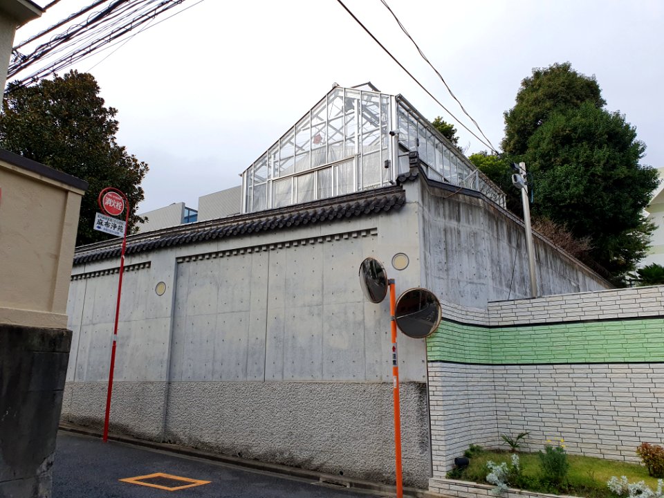 Walk in Motoazabu 5