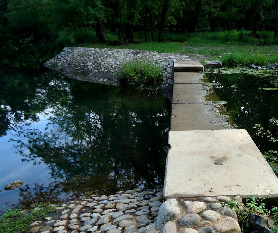 Walkable dam in county park near Cranford NJ