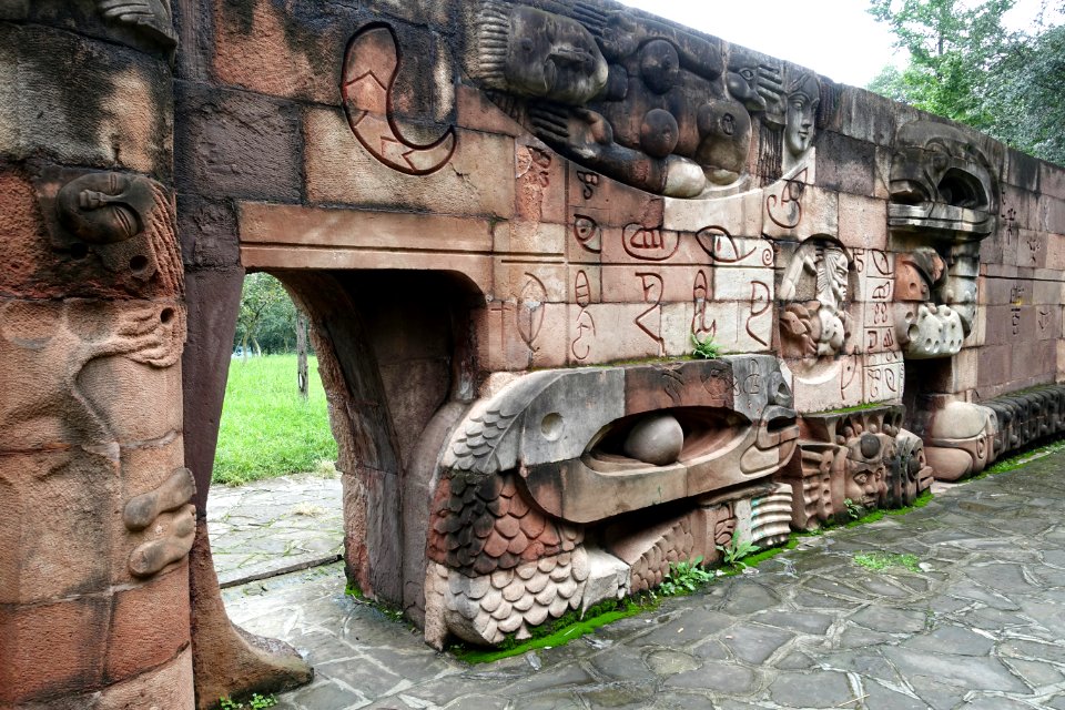 Wall sculpture - Tazishan Park - Chengdu, China - DSC02976