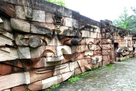 Wall sculpture - Tazishan Park - Chengdu, China - DSC02974