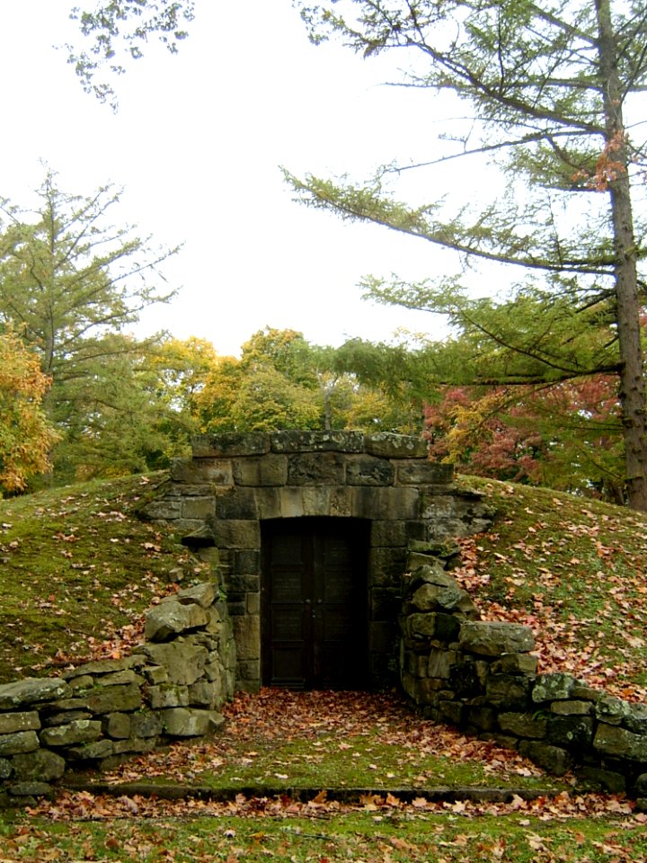 Walker vault, Highwood Cemetery, 2020-10-24, 02