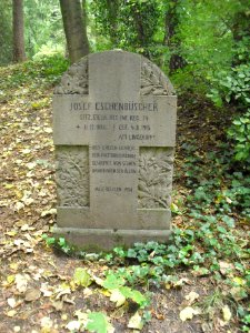 Waldfriedhof Schloss Neuhaus-Gedenkstein Eschenbüscher
