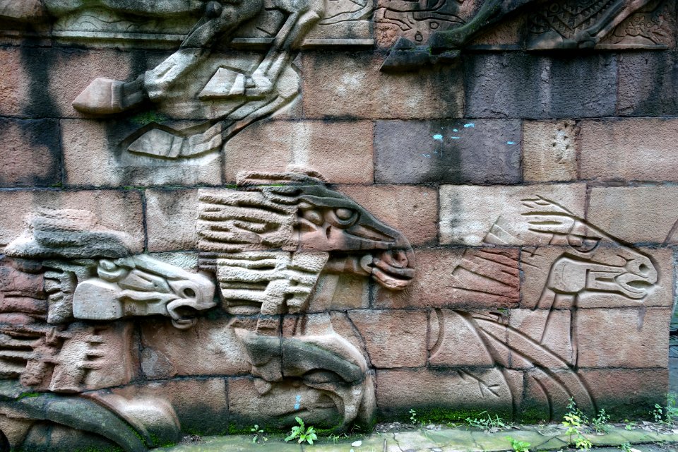 Wall sculpture - Tazishan Park - Chengdu, China - DSC02992