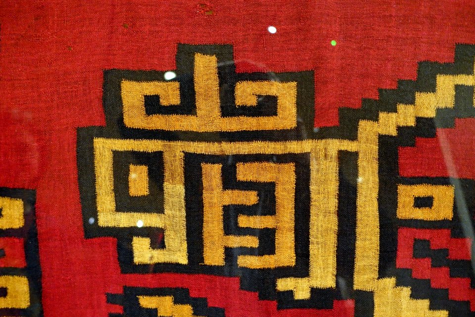 Wall hanging or mantle, Peru, South Coast, late Nasca style, c. 400-700 AD, camelid hair, view 3 - Textile Museum, George Washington University - DSC09745