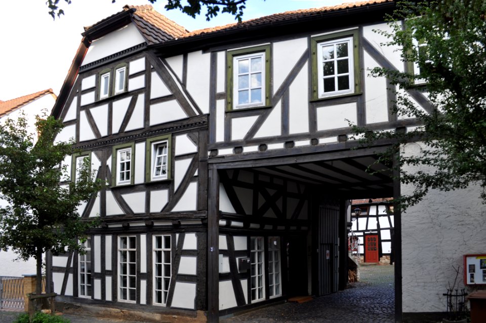 Wallau, Herrnhäuser Straße 3