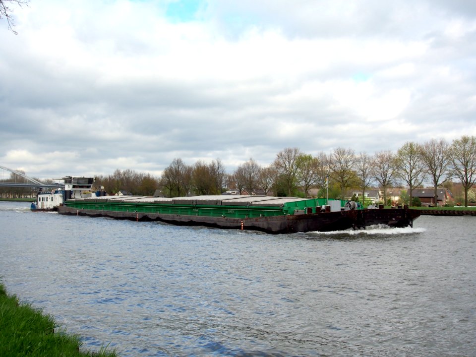 Warber (ship, 2012) ENI 02334960 pushing Daisy ENI 06105383 Amsterdam Rijn kanaal pic1