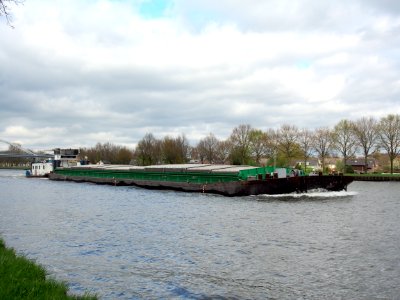 Warber (ship, 2012) ENI 02334960 pushing Daisy ENI 06105383 Amsterdam Rijn kanaal pic1
