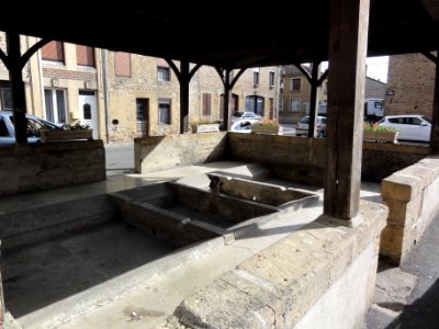 Warcq (Ardennes) lavoir A (1)
