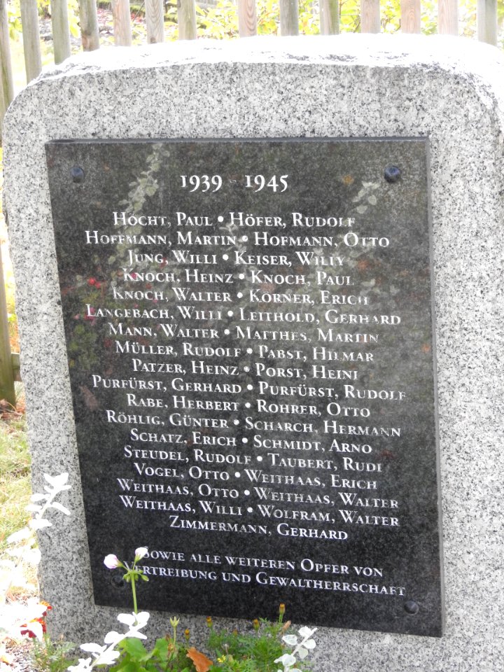 War memorial Oettersdorf 3