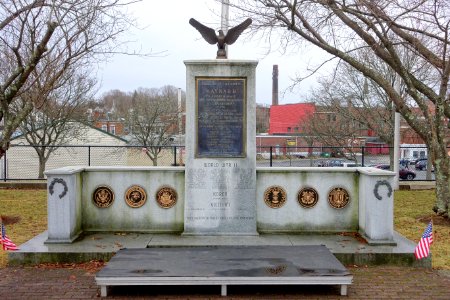 War Memorial - Veteran's Memorial Park - Maynard, Massachusetts - DSC04887