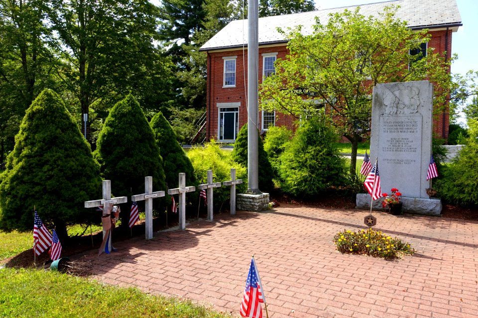 War memorials - Sturbridge, Massachusetts - DSC05988