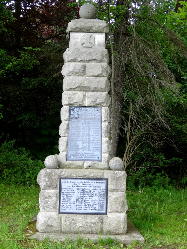 War memorial Oberpörlitz 2