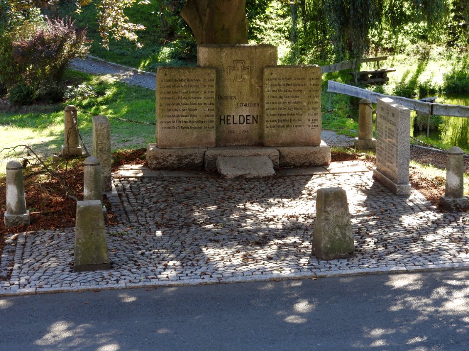 War memorial Arnsgrün, Zeulenroda-Triebes 5