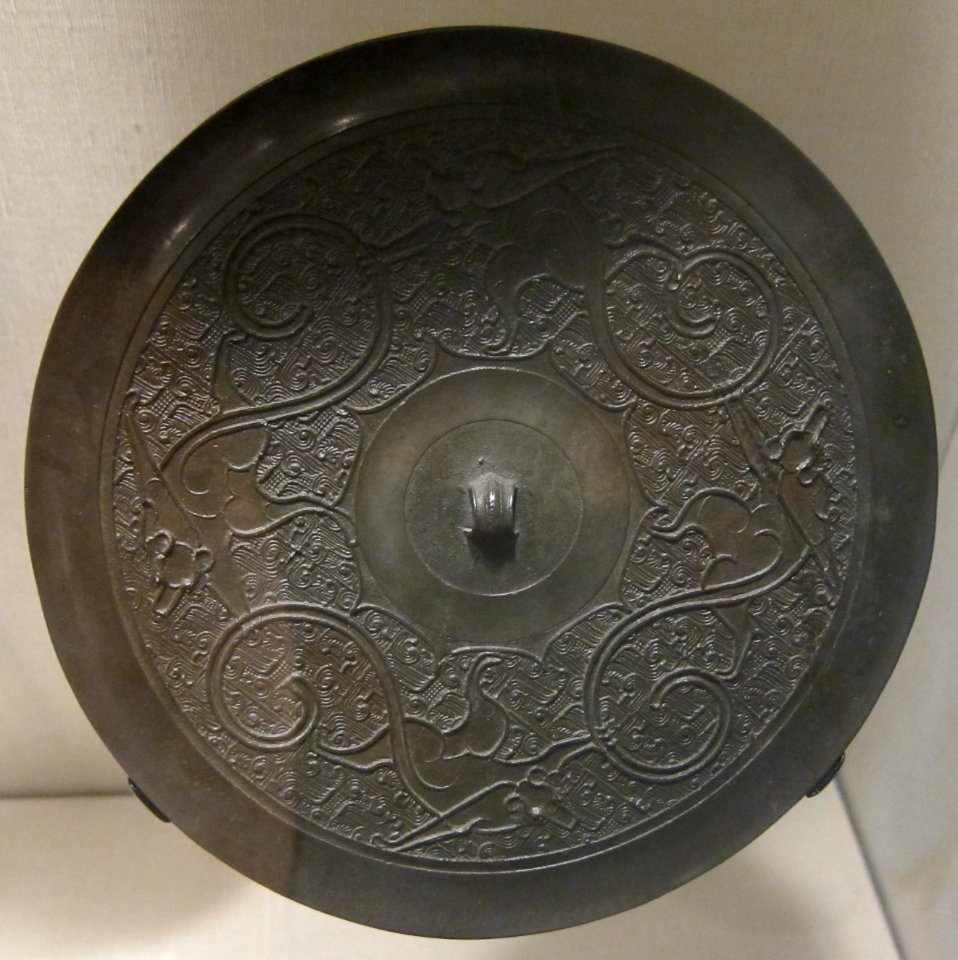 Warring States Period bronze mirror with four bears design, Honolulu Academy of Arts
