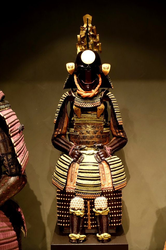 Warabe tosei gusoku (boy's armor), Japan, Edo period, 1700s AD, iron, lacquer, gold, wood, learther, lacing brocade, washi paper - The Ann and Gabriel Barbier-Mueller Museum - DSC05452