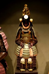Warabe tosei gusoku (boy's armor), Japan, Edo period, 1700s AD, iron, lacquer, gold, wood, learther, lacing brocade, washi paper - The Ann and Gabriel Barbier-Mueller Museum - DSC05452