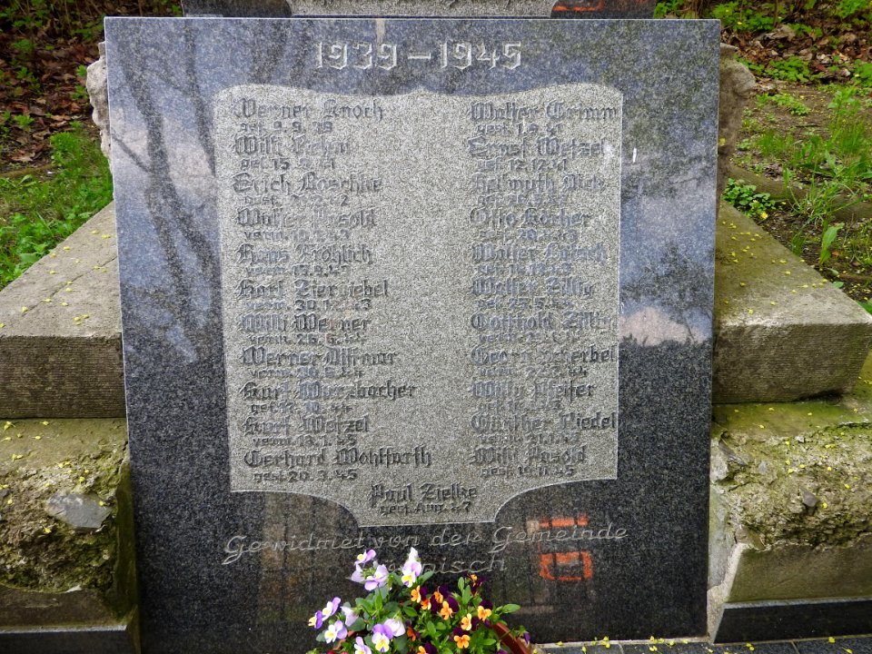 War memorial Röppisch 4