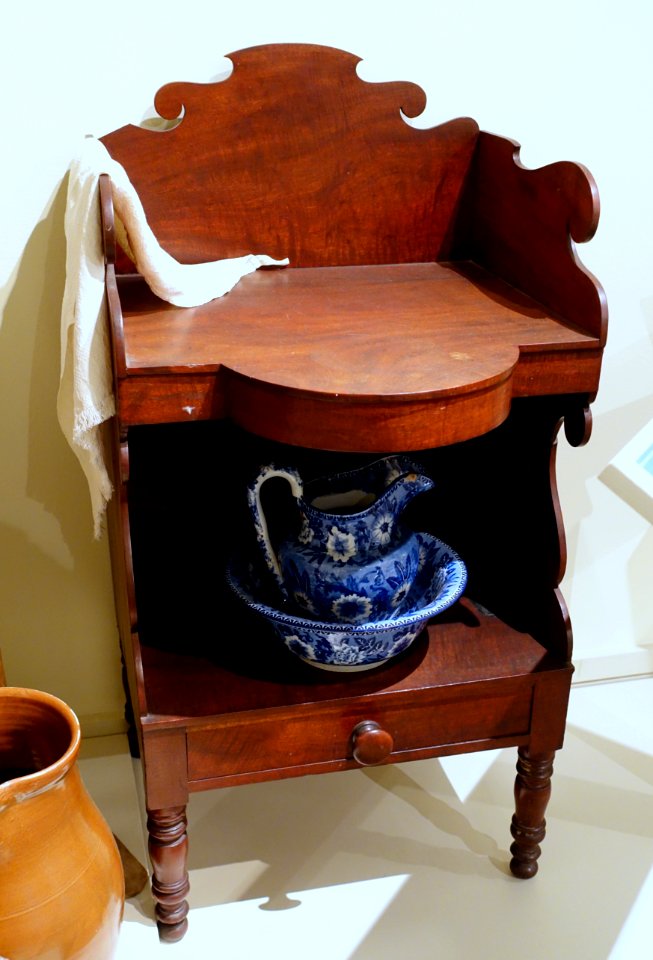Wash stand, Boston area, early 1800s, mahogany, brass, with basin and pitcher, Staffordshire, England, c. 1818-1846, earthenware - Concord Museum - Concord, MA - DSC05901