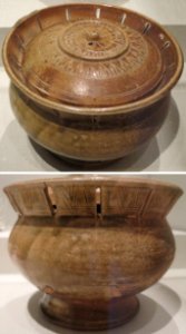 Warring States period covered food vessel, stoneware with glaze, Honolulu Museum of Art 1868.1