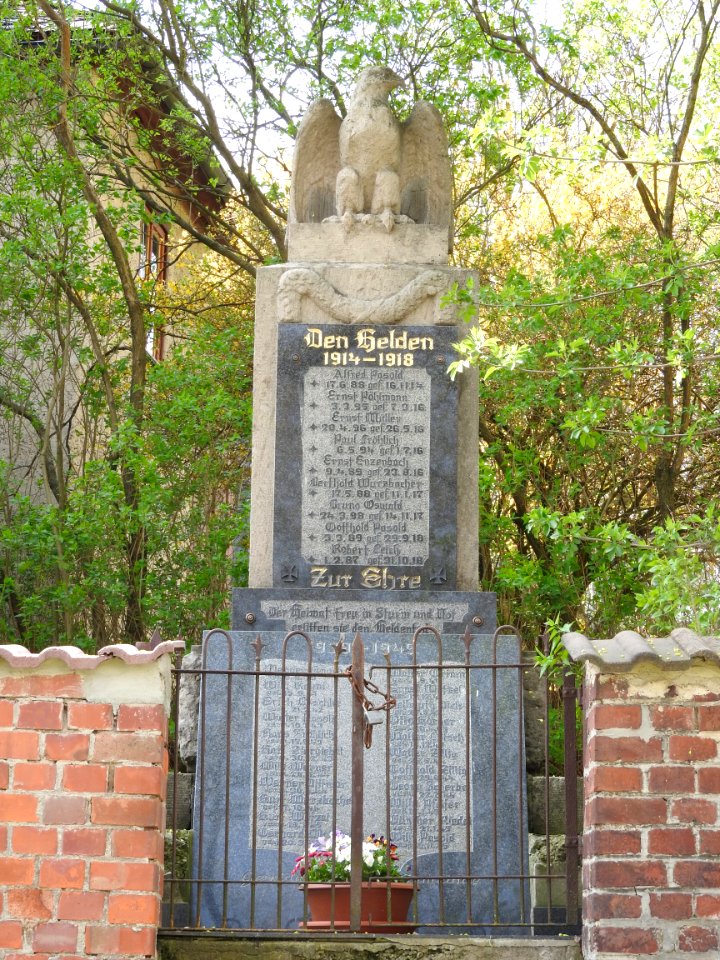 War memorial Röppisch 2
