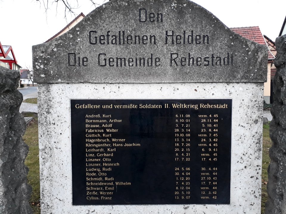 War memorial Rehestädt 3