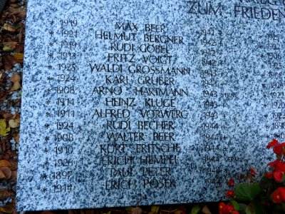 War memorial Renthendorf 09