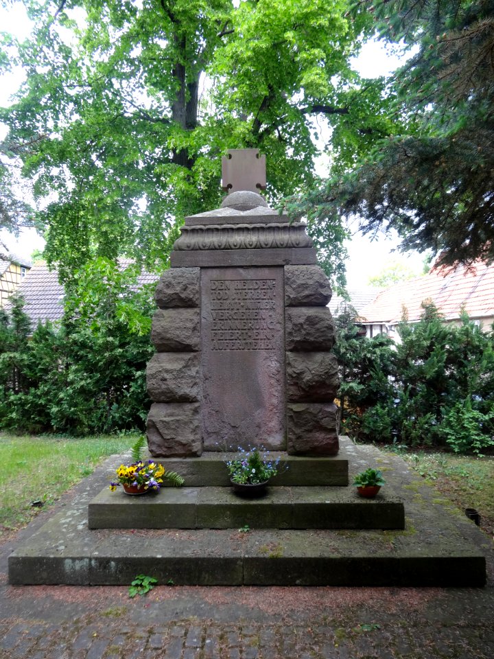 War memorial Udersleben