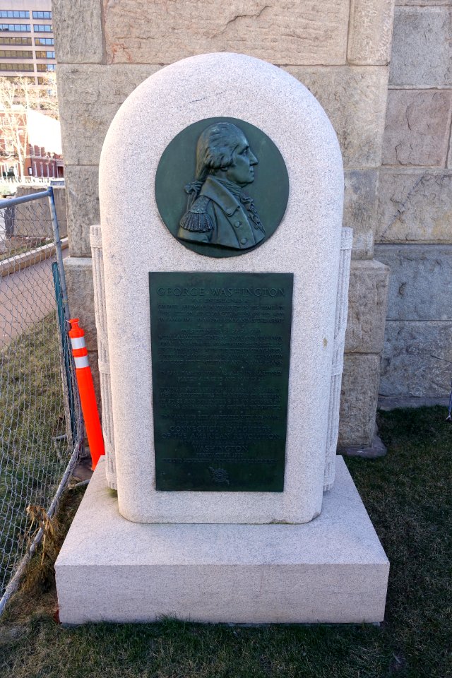 Washington Memorial by Ben Johnson - Hartford, CT - DSC04987