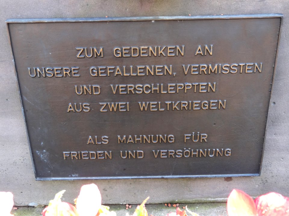 War memorial Uder 4
