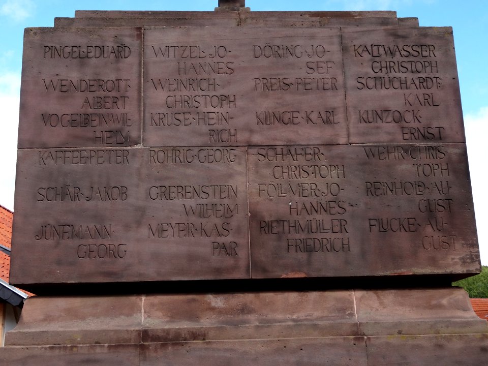 War memorial Uder 5