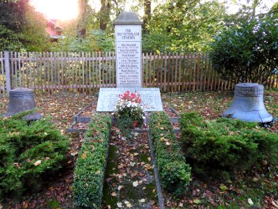 War memorial Renthendorf 03