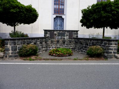 War memorial Plothen 1