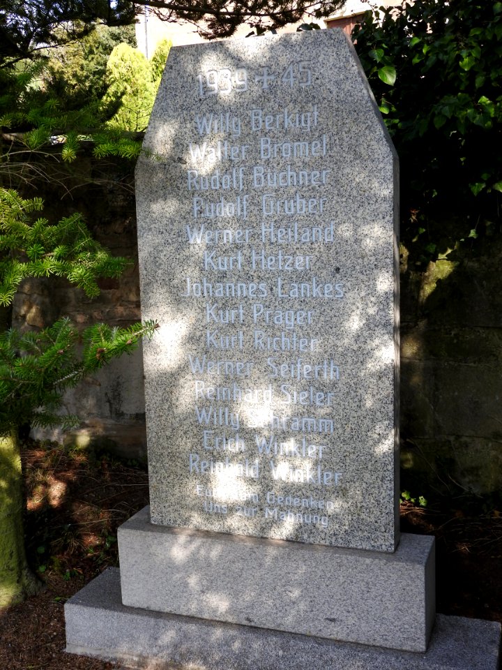 War memorial Waltersdorf, Lindenkreuz 3