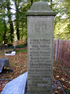 War memorial Renthendorf 06