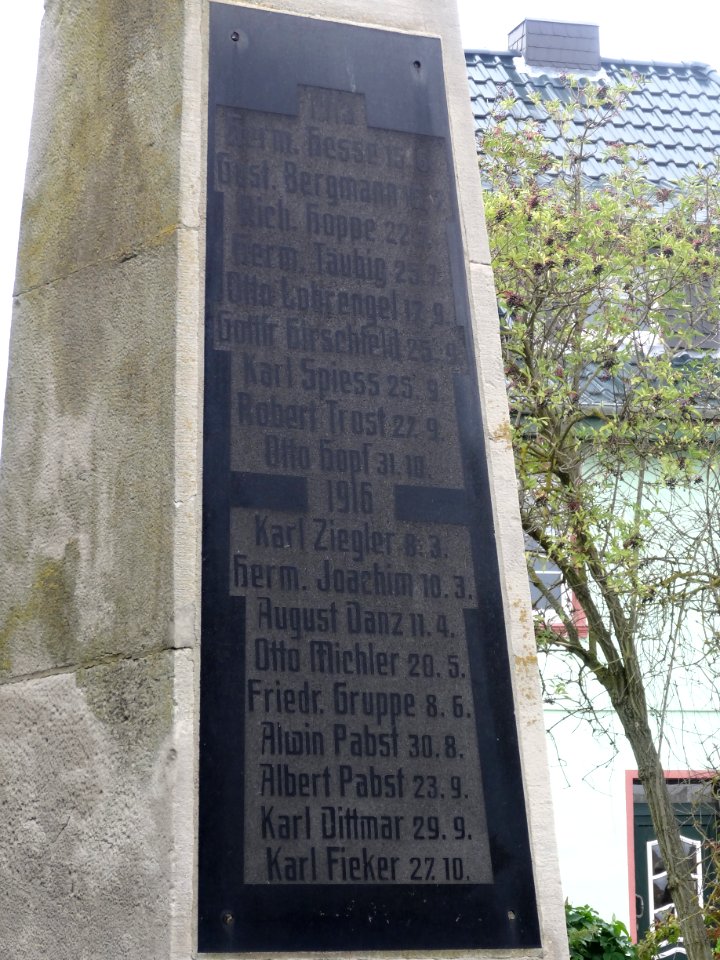 War memorial Lipprechterode 7