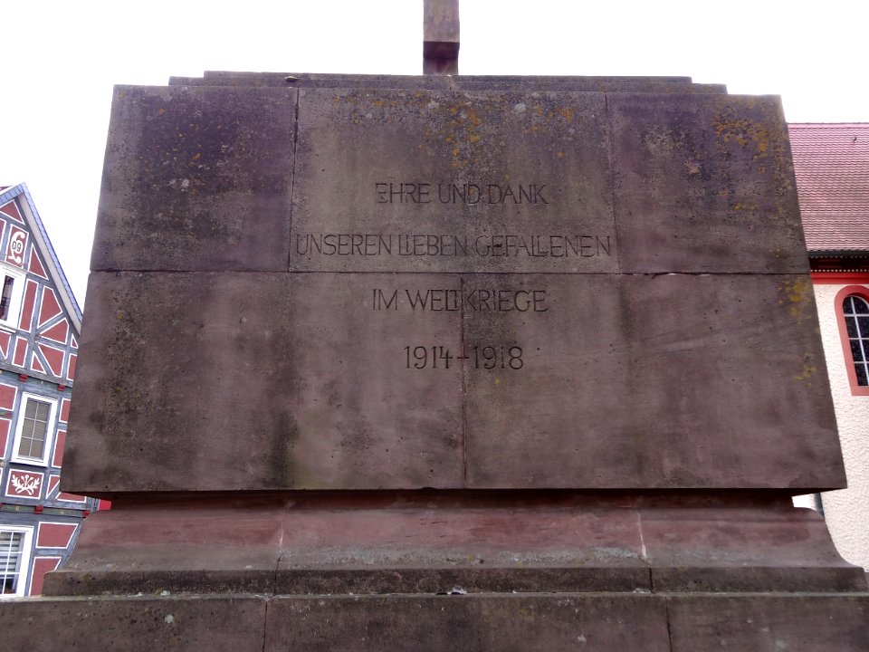 War memorial Uder 11