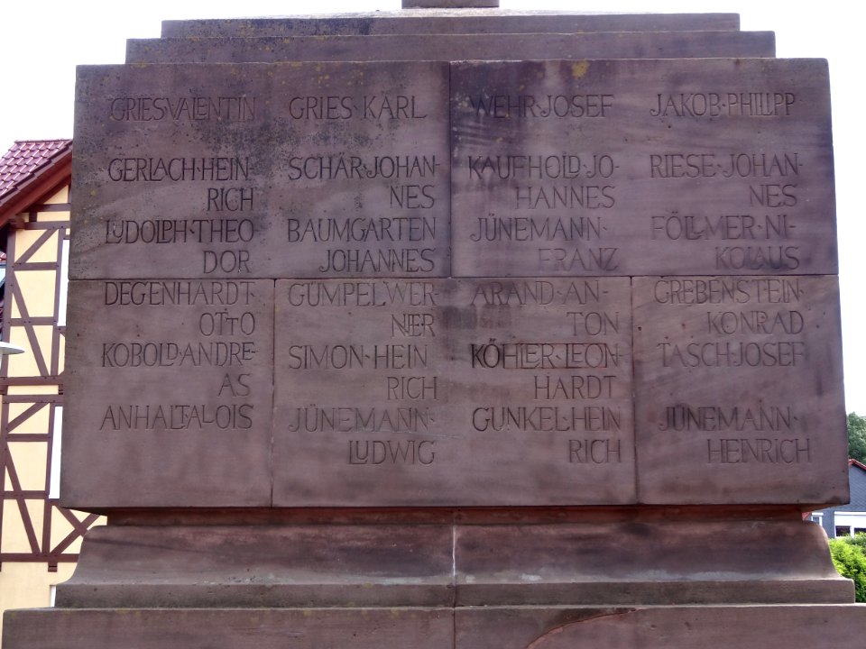 War memorial Uder 3