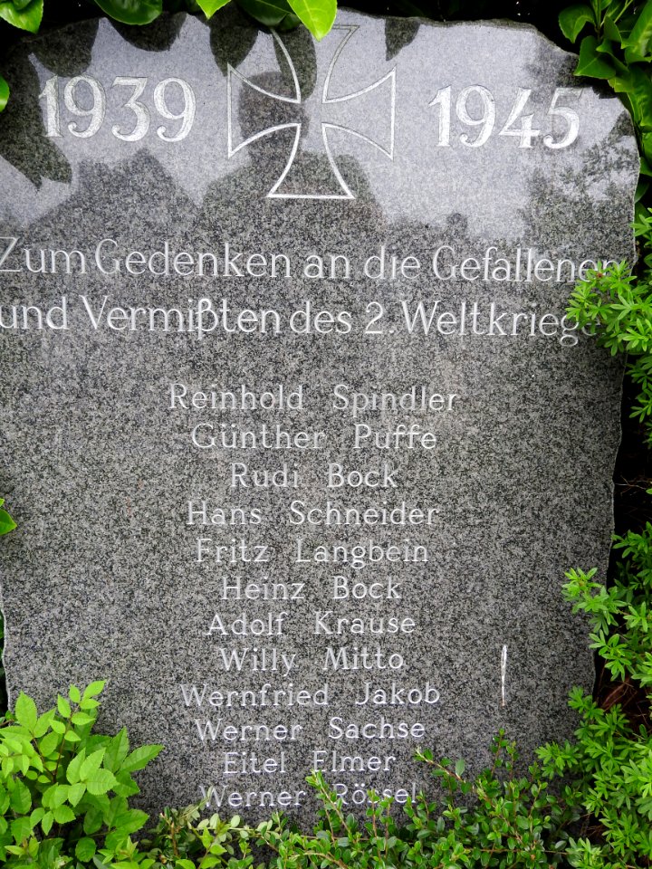 War memorial Weitisberga 4