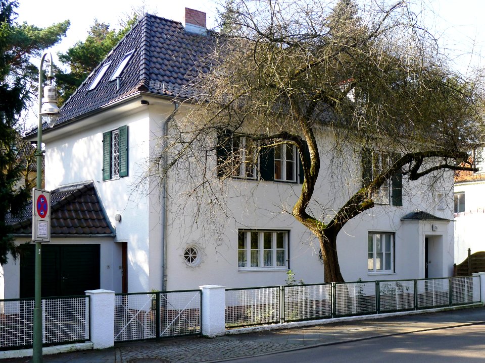 Warnenweg 15 (Berlin-Westend)