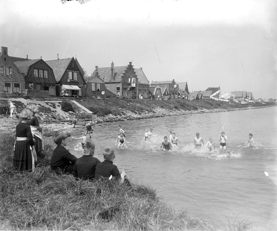 Warmteplaatjes uit Volendam. Zwemmen, Bestanddeelnr 905-7340