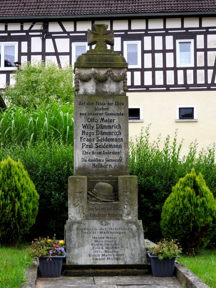 War memorial Hellborn
