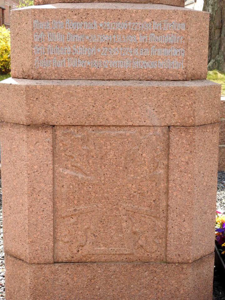 War memorial Braunsroda, An der Poststraße 8