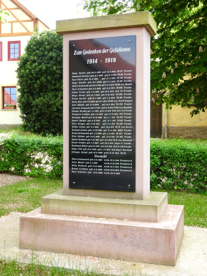 War memorial in Hauteroda 2